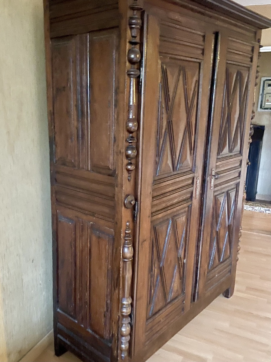 Armoire louis XIII en noyer d’époque XVIIem siècle -photo-8