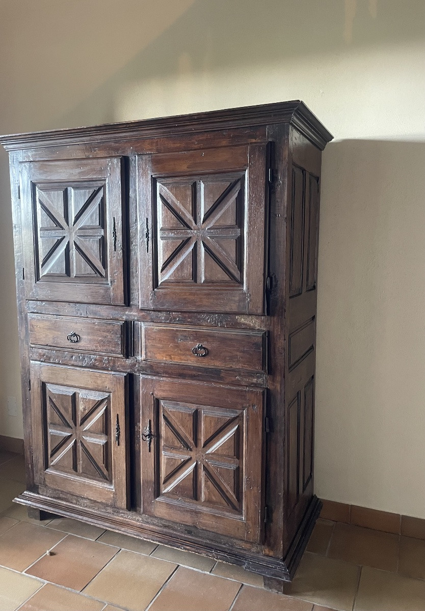 Buffet, 4 portes Louis XIII en noyer d’époque XVIIem siècle -photo-1