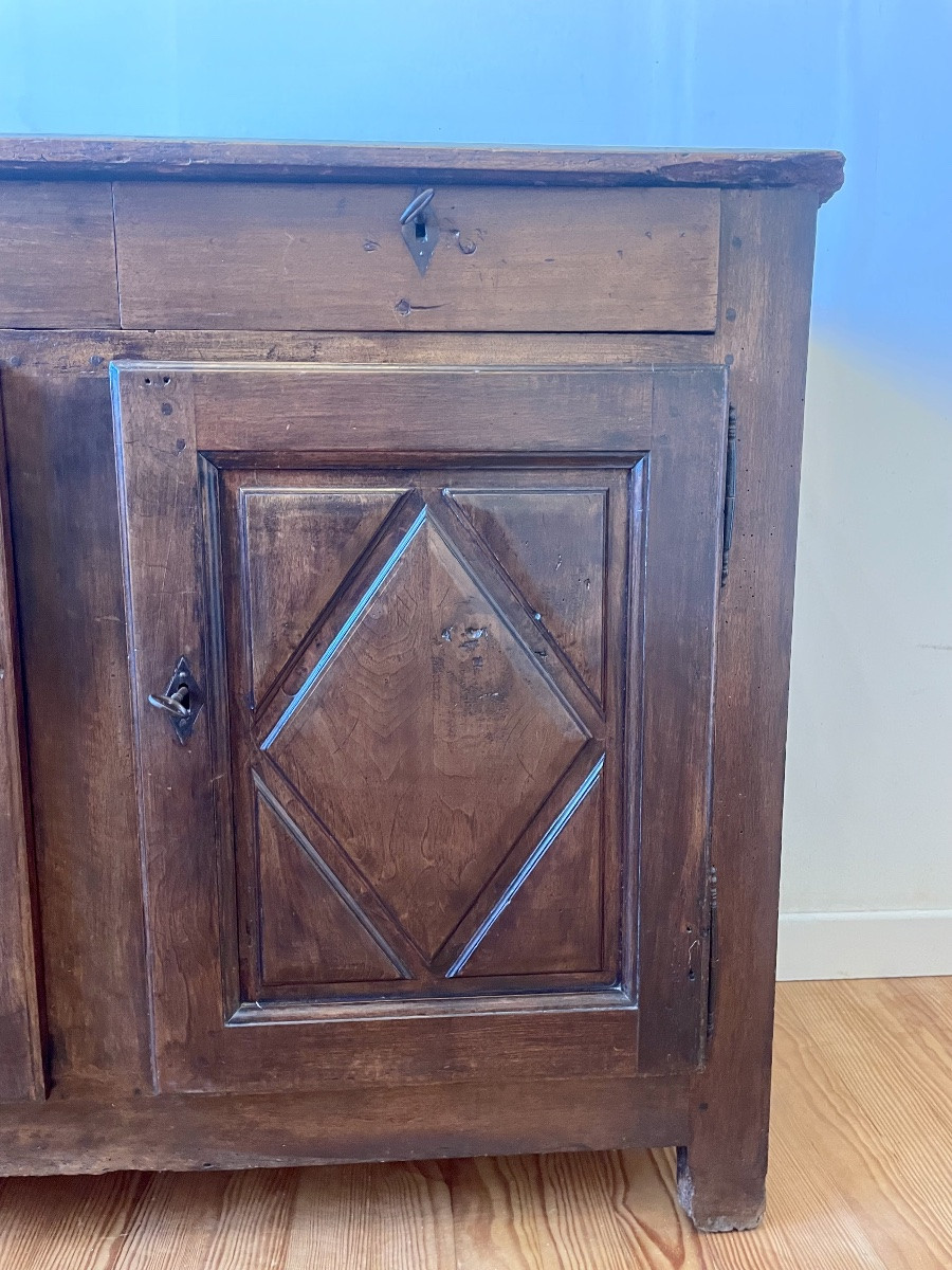Buffet, deux portes Louis XIII en noyer  d’époque  XVIIem siècle -photo-1