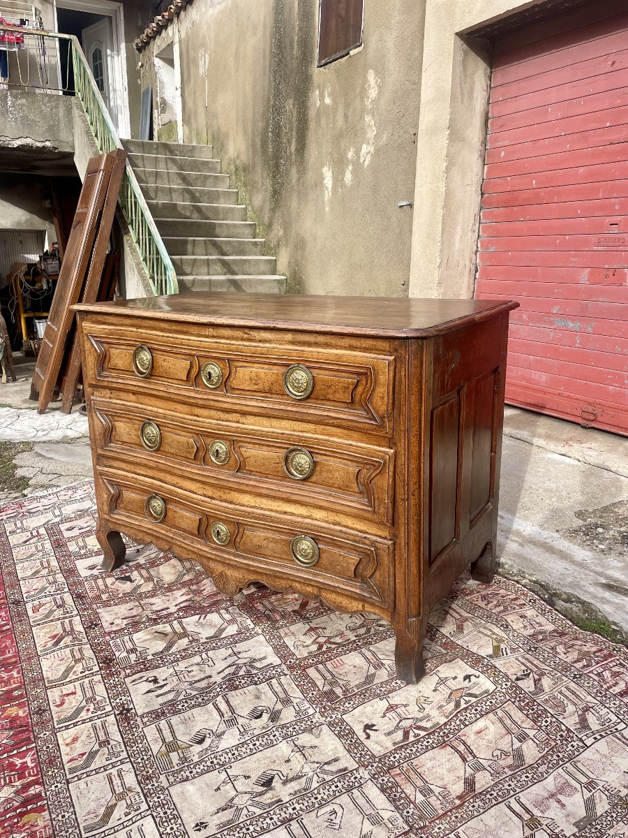 Commode galbée,  provençale Louis XV en noyer des époques XVIIIem siecle.-photo-2