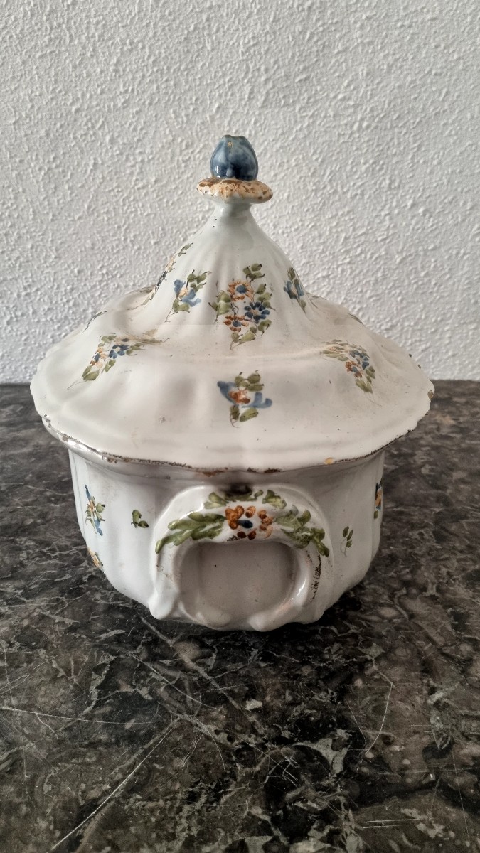 Soupière legumier en faïence de Moustier epoque XVIIIé-photo-3