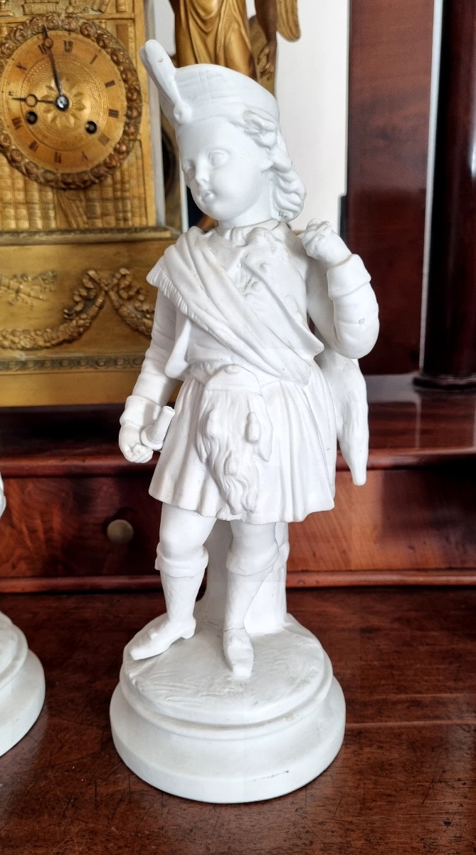 Pair Of Numbered Biscuit Porcelain Figurines, 19th Century -photo-2