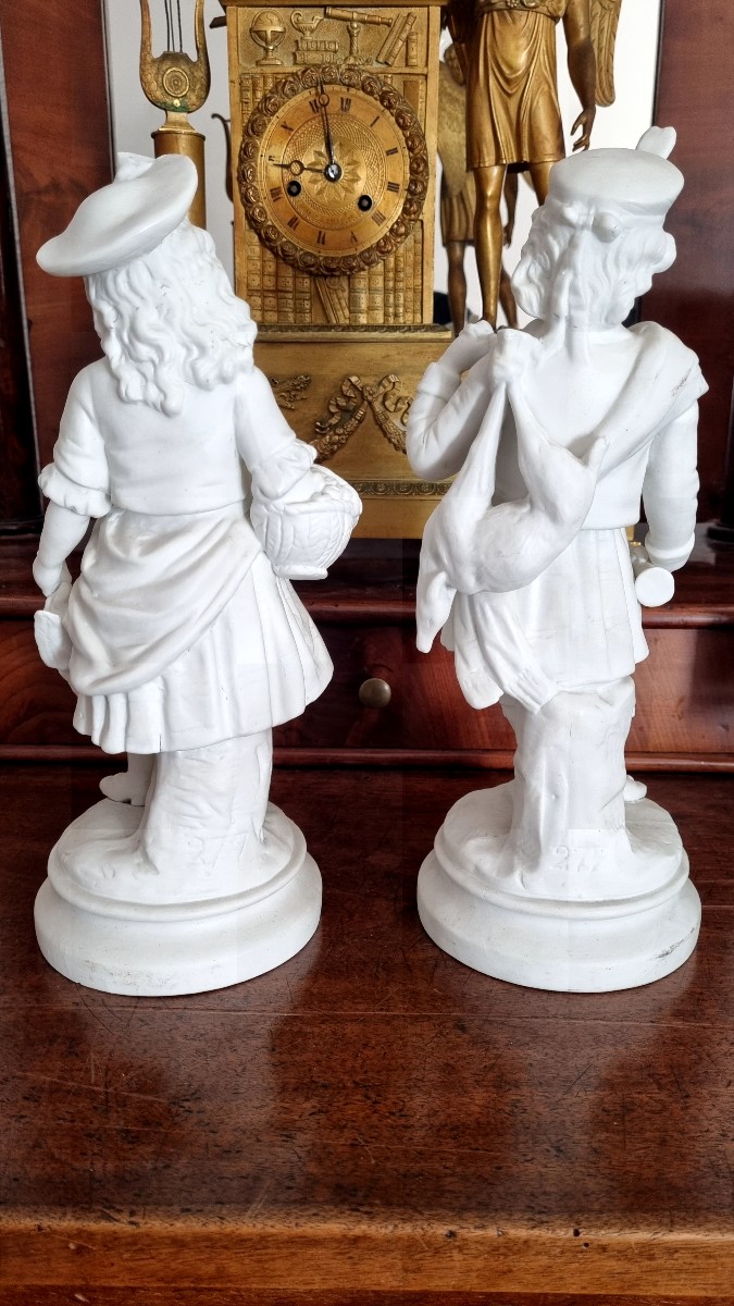 Pair Of Numbered Biscuit Porcelain Figurines, 19th Century -photo-2