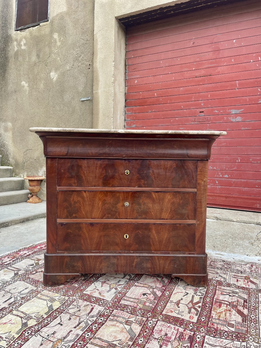 Chest Of Drawers, Restored In 19th-century Mahogany. 