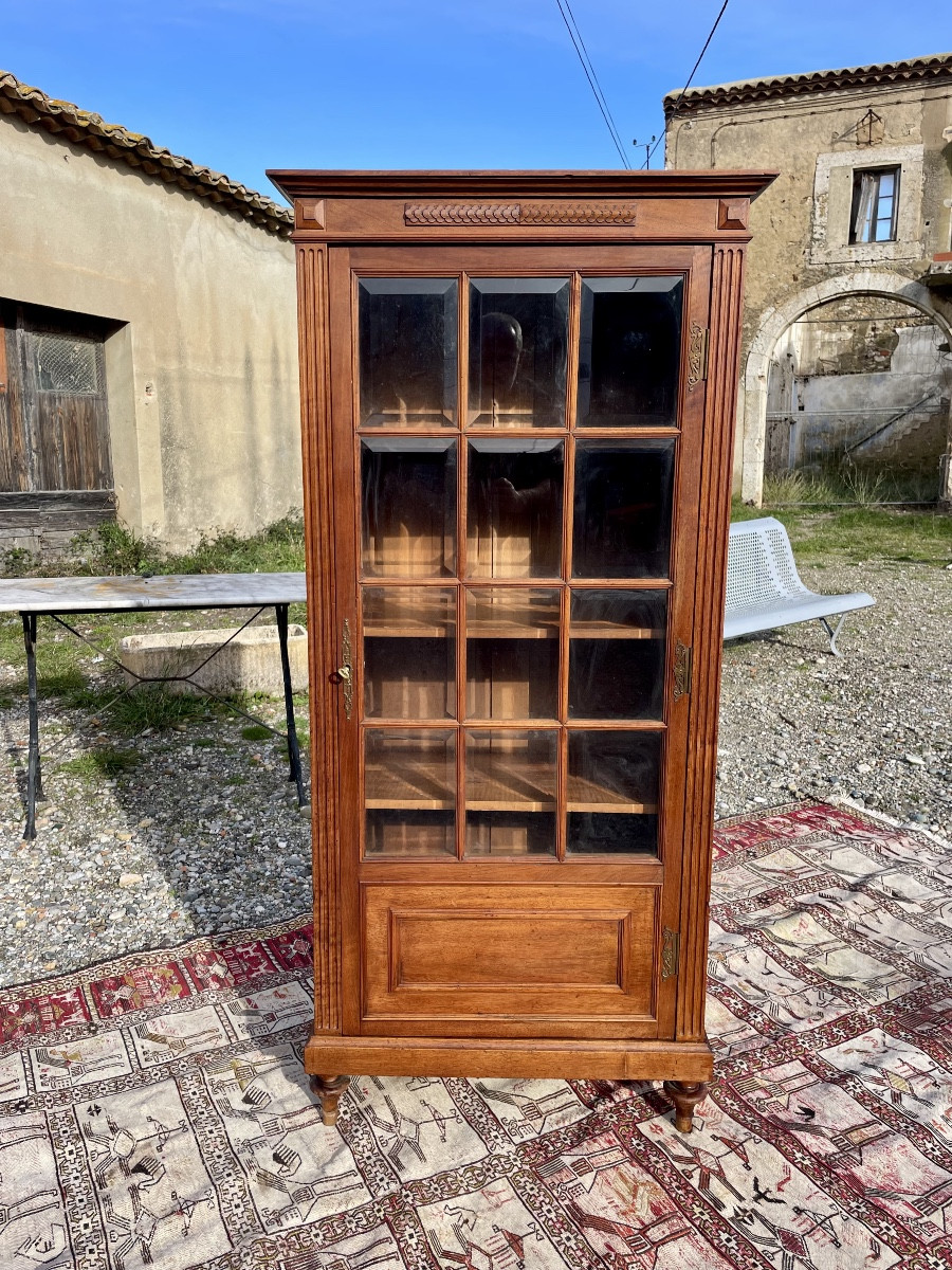 Vitrine louis  XVI  noyer d’époque XIXem siecle 