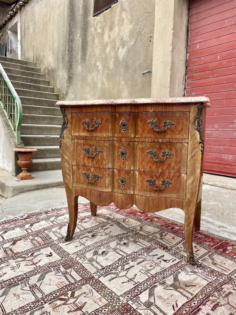 Late 19th Century Three-drawer Serpentine Chest Of Drawers -photo-3