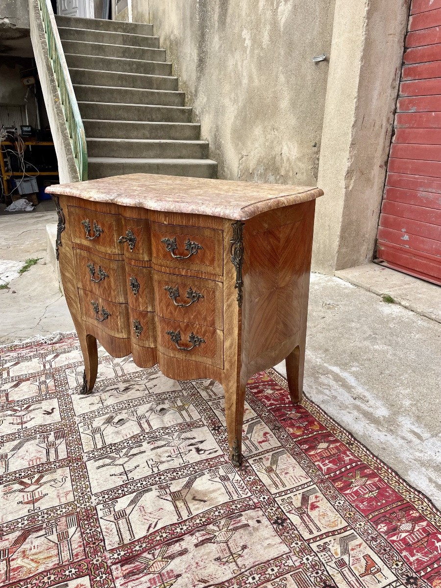 Late 19th Century Three-drawer Serpentine Chest Of Drawers -photo-1