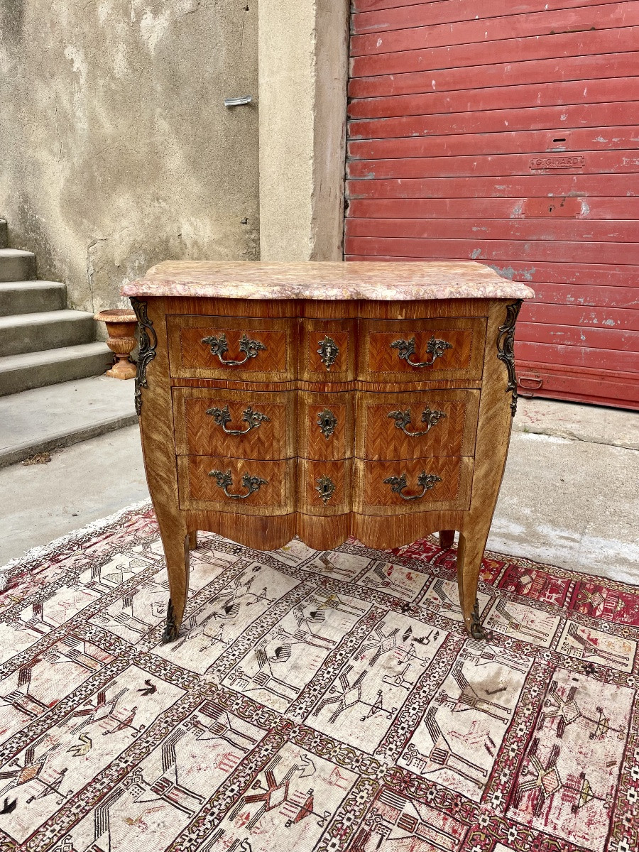 Late 19th Century Three-drawer Serpentine Chest Of Drawers -photo-2