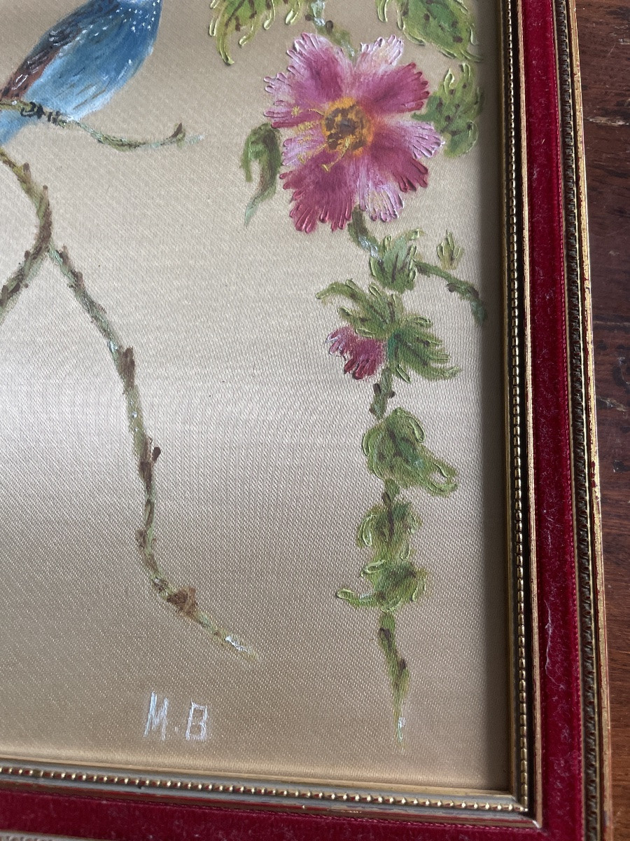 Paire de broderies sur soie, signées  M- B. décor d’oiseaux et fleurs vers 1940-photo-2