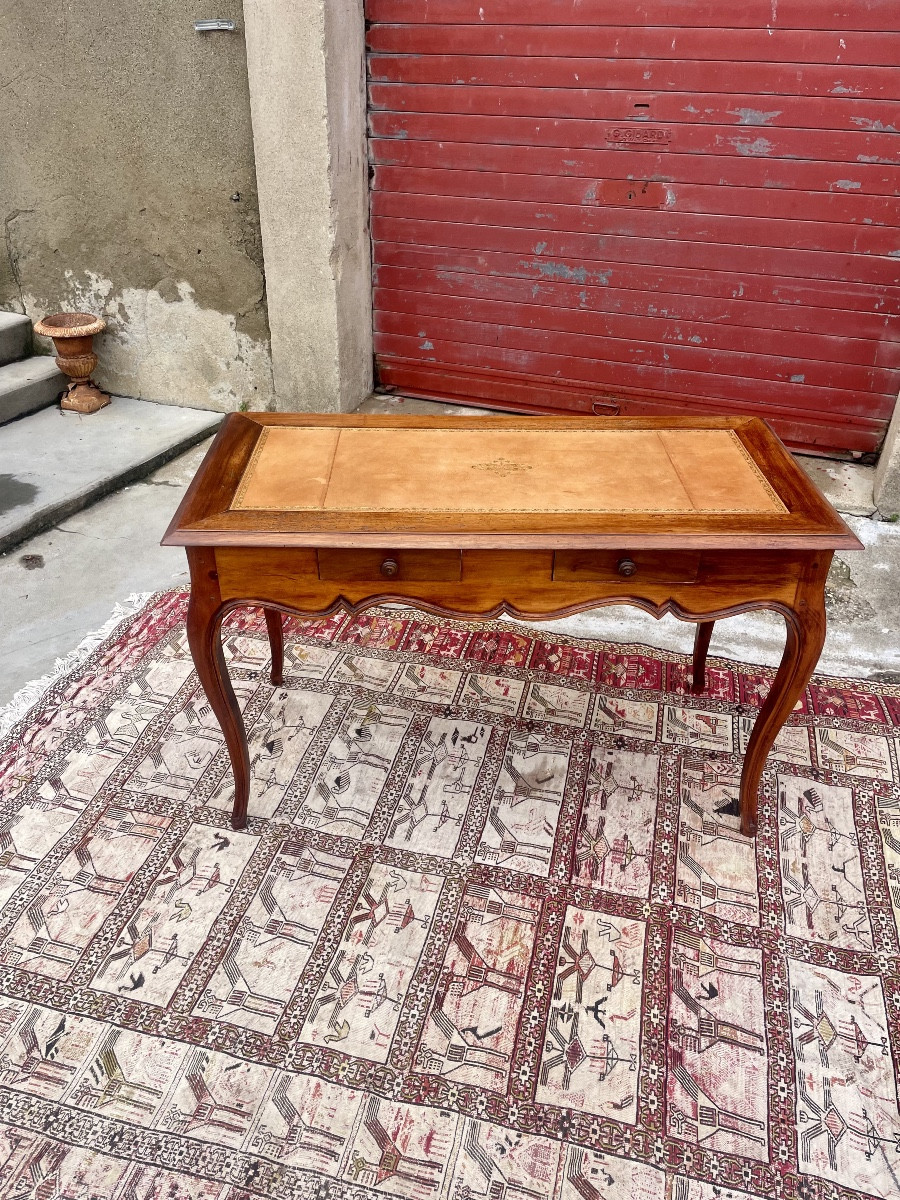 Bureau, plat Louis XV en noyer époque XIXem siecle 