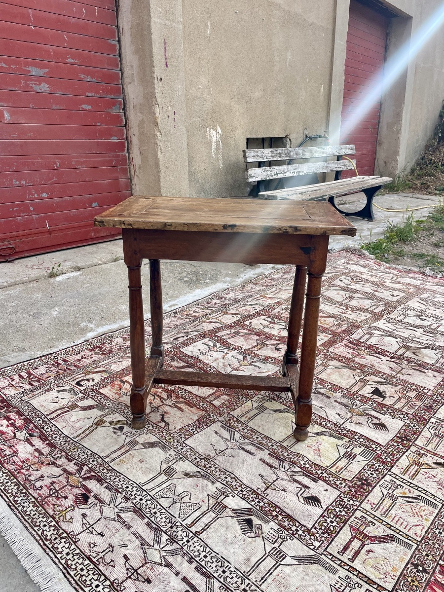Petite table d’entre deux Louis XIII en noyer d’époque -photo-3