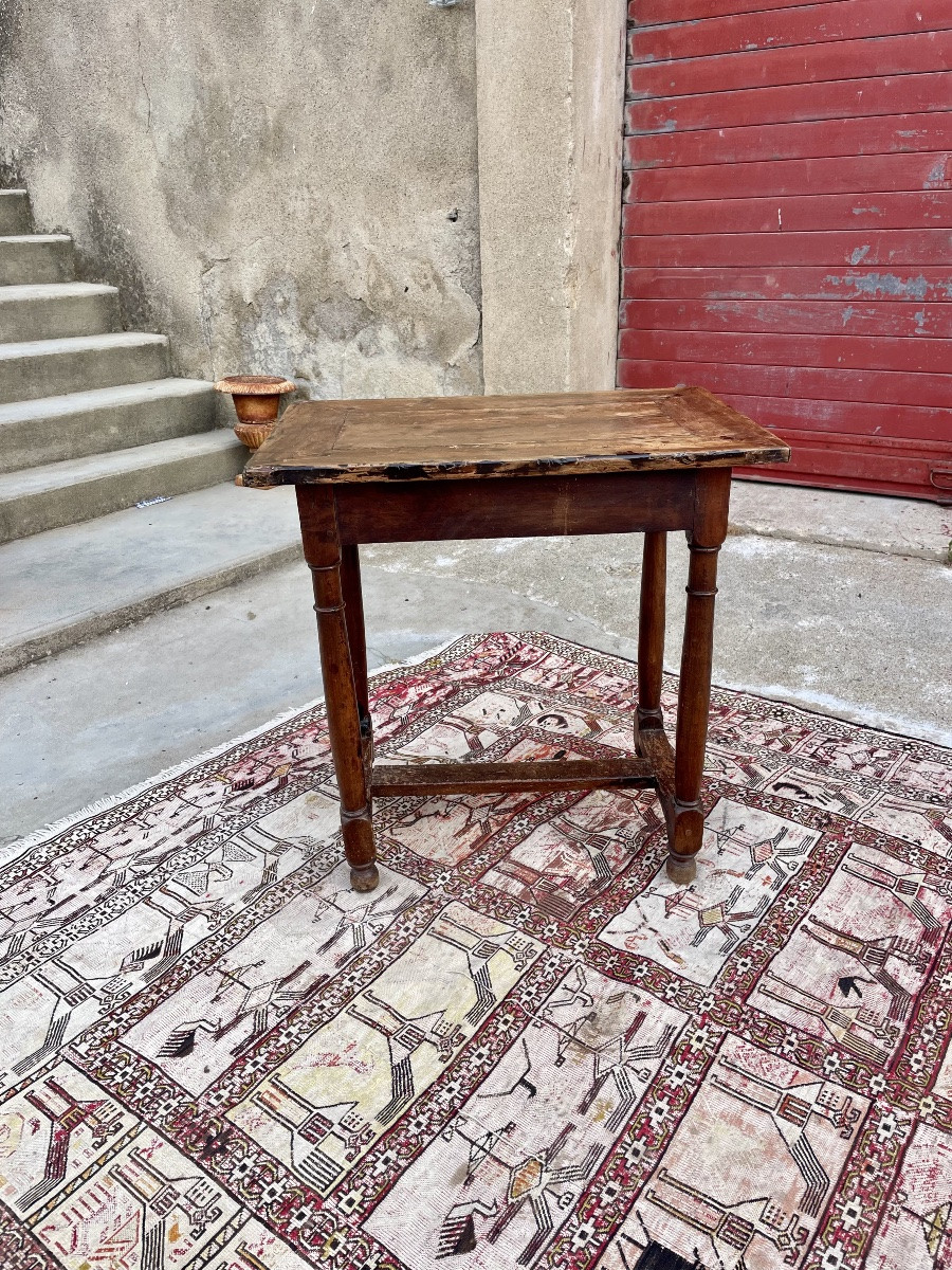 Petite table d’entre deux Louis XIII en noyer d’époque -photo-7