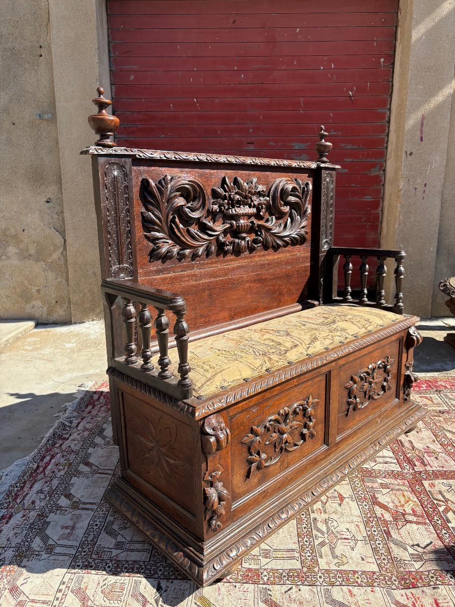 Banc. Coffre en noyer renaissance d’époque XIXEM siècle -photo-2