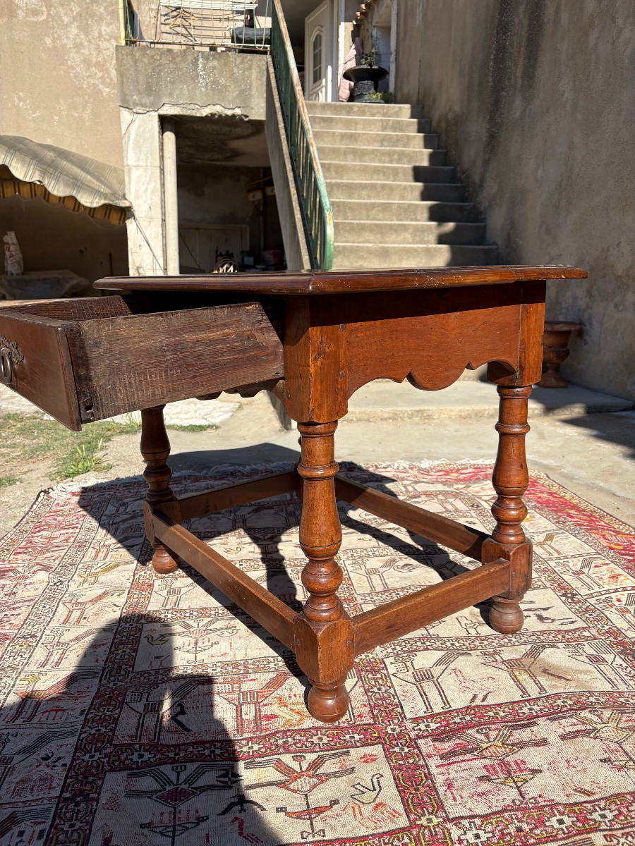 Petite table d’entre deux Louis XIII, en noyer d’époque XVIIem siècle -photo-2