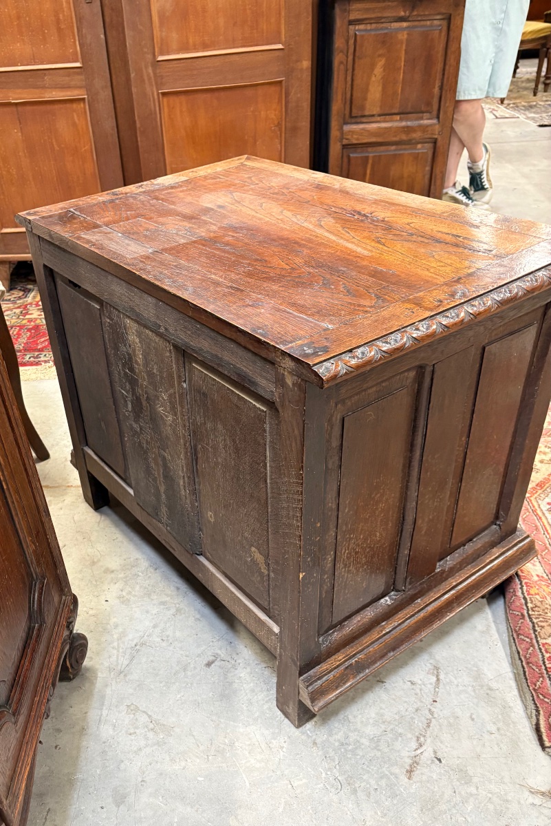 Small Renaissance-style Oak Sideboard, 18th Century-photo-3
