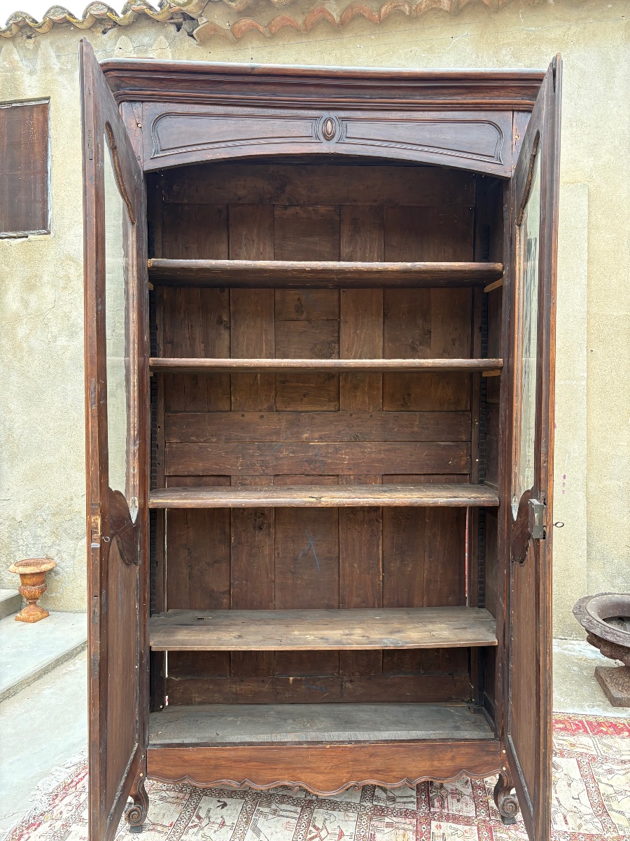 Louis XV Walnut Display Cabinet, 18th Century-photo-6