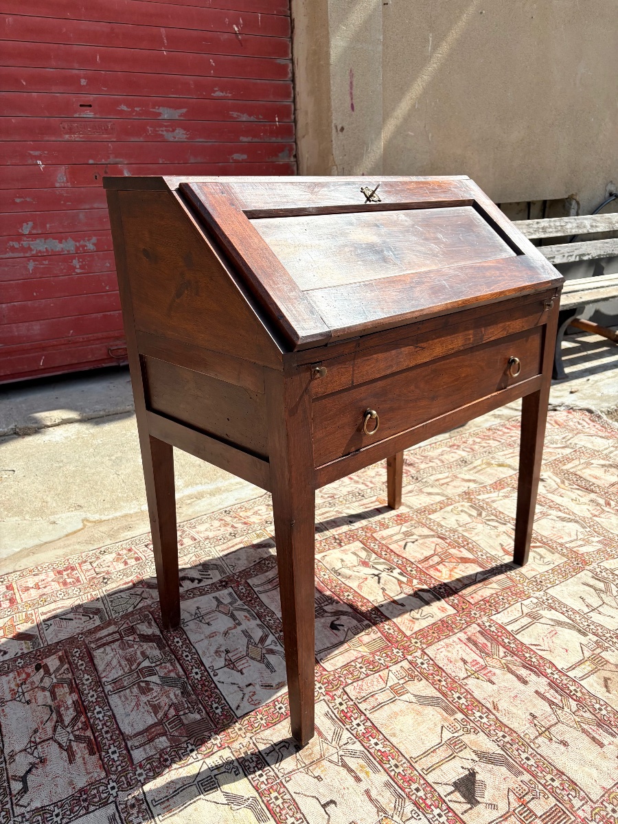 18th-century Louis XVI-style Walnut Sloping-top Secretary Desk-photo-1