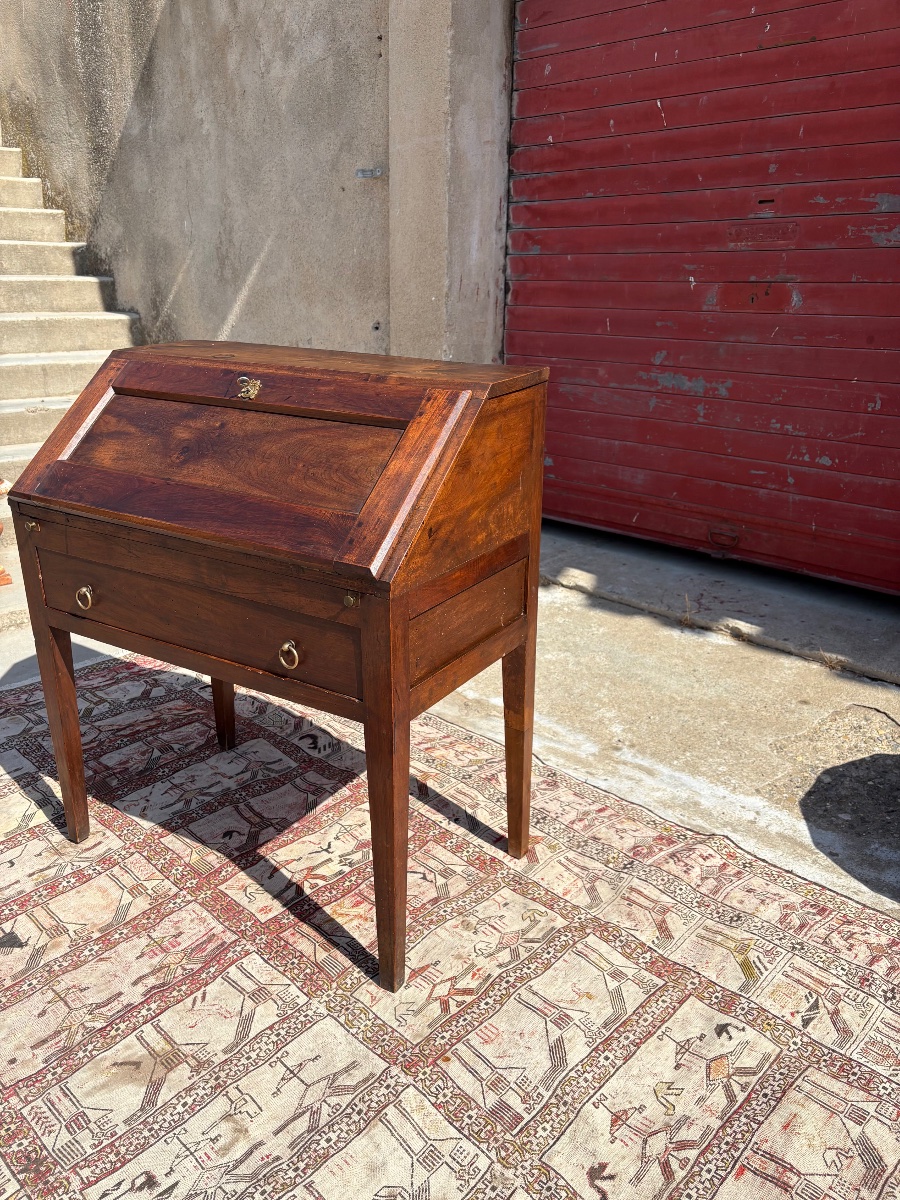 18th-century Louis XVI-style Walnut Sloping-top Secretary Desk-photo-3