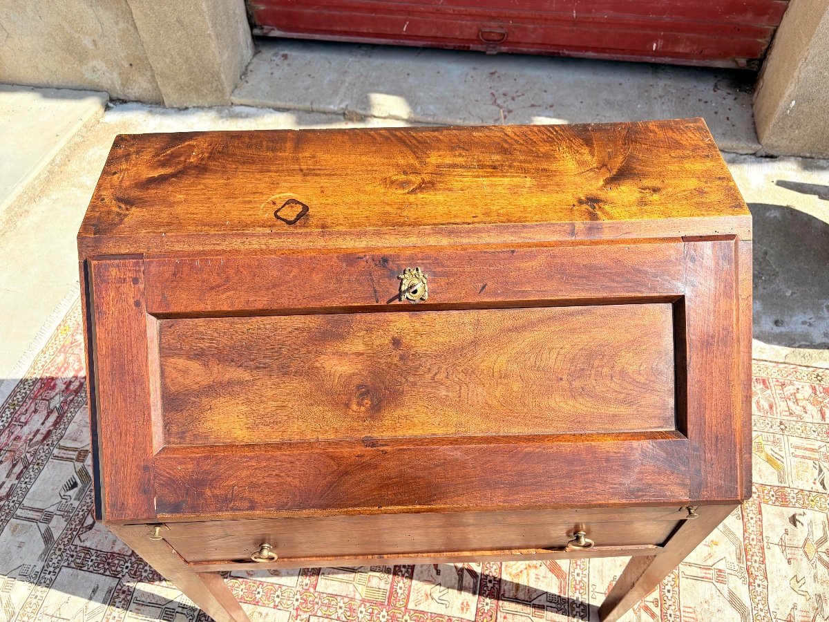 18th-century Louis XVI-style Walnut Sloping-top Secretary Desk-photo-6