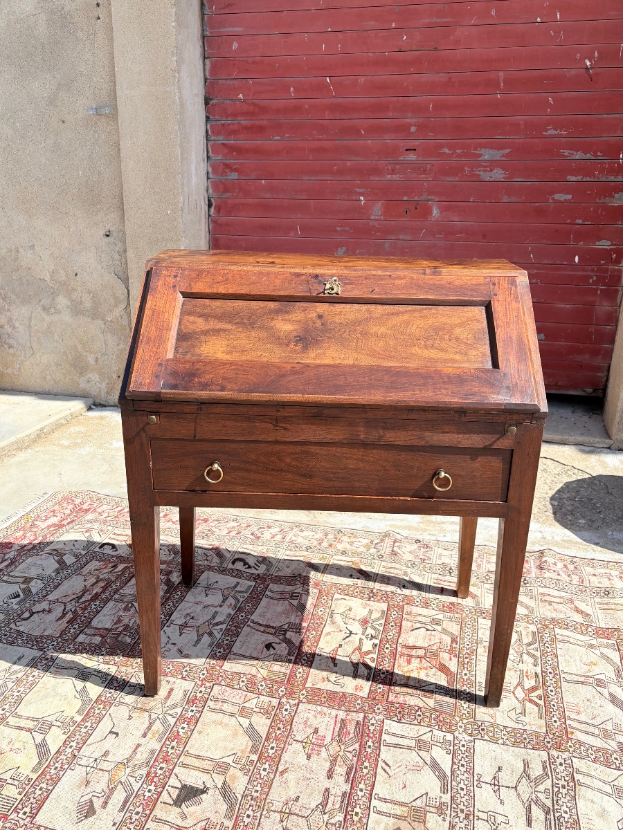 18th-century Louis XVI-style Walnut Sloping-top Secretary Desk