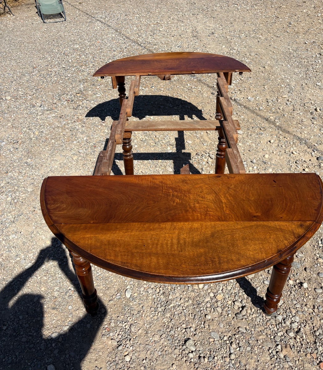 A 6-legged Louis-philippe Dining Table In Walnut, Dating From The 19th Century-photo-5