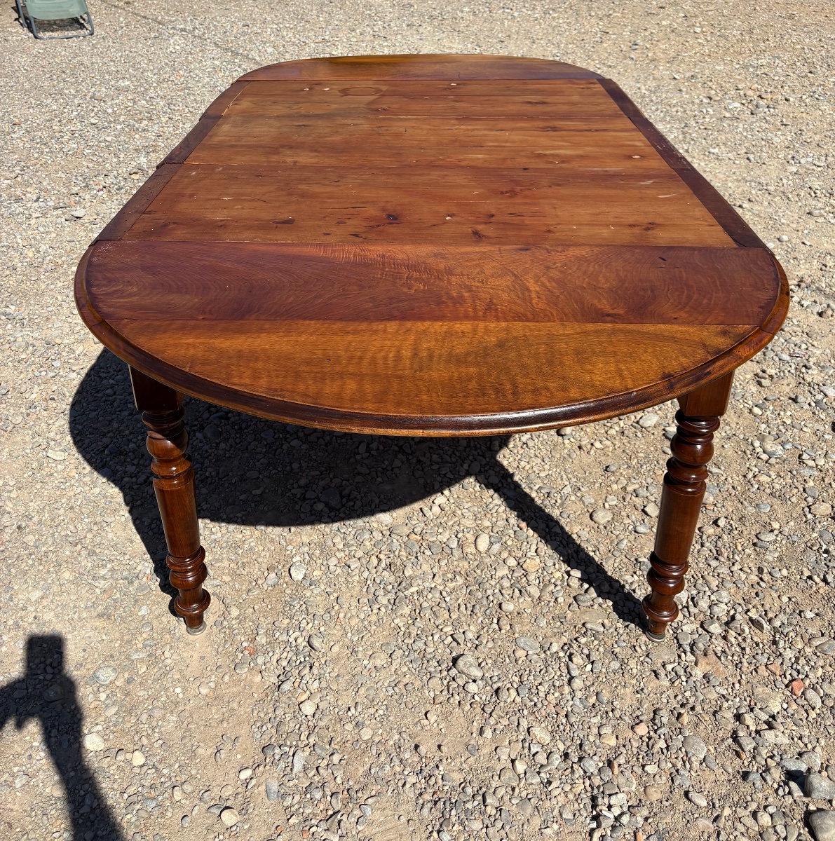 A 6-legged Louis-philippe Dining Table In Walnut, Dating From The 19th Century
