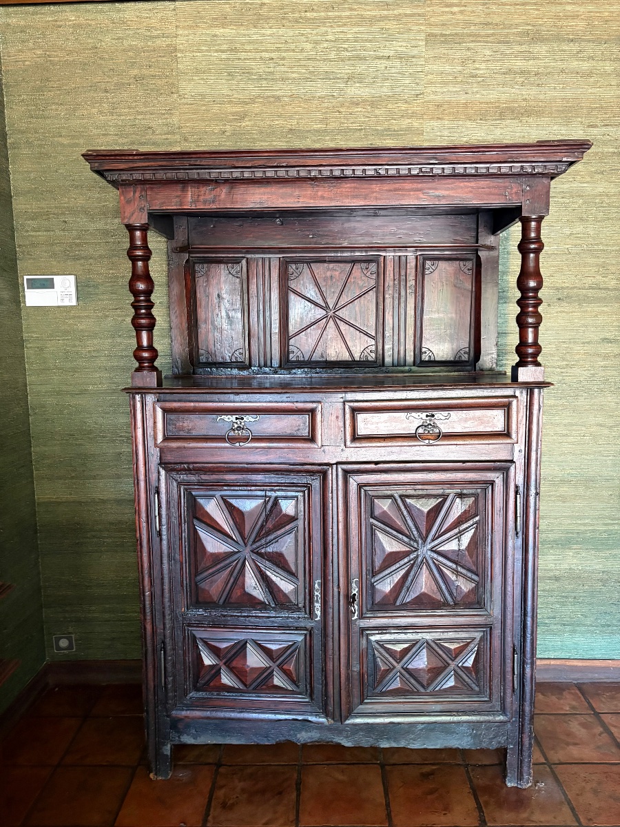 Louis XIII Sideboard, Made Of Walnut, Dating From The 17th Century-photo-2