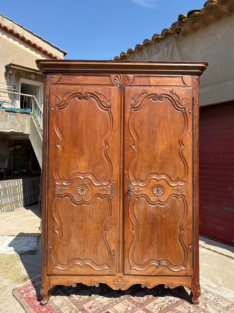 Armoire, régence provençale en noyer d’époque XVIIIe siècle