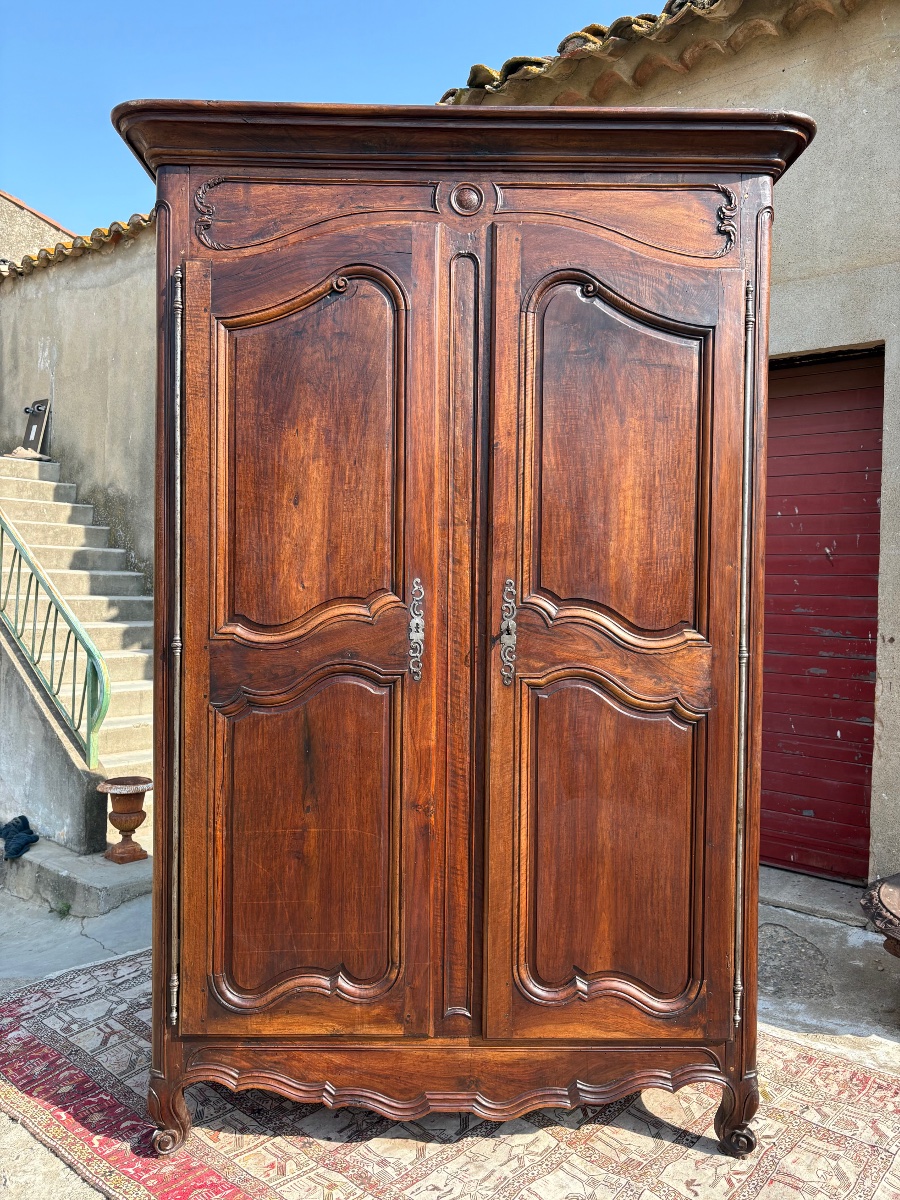 18th-century Provençal Louis XV Display Cabinet