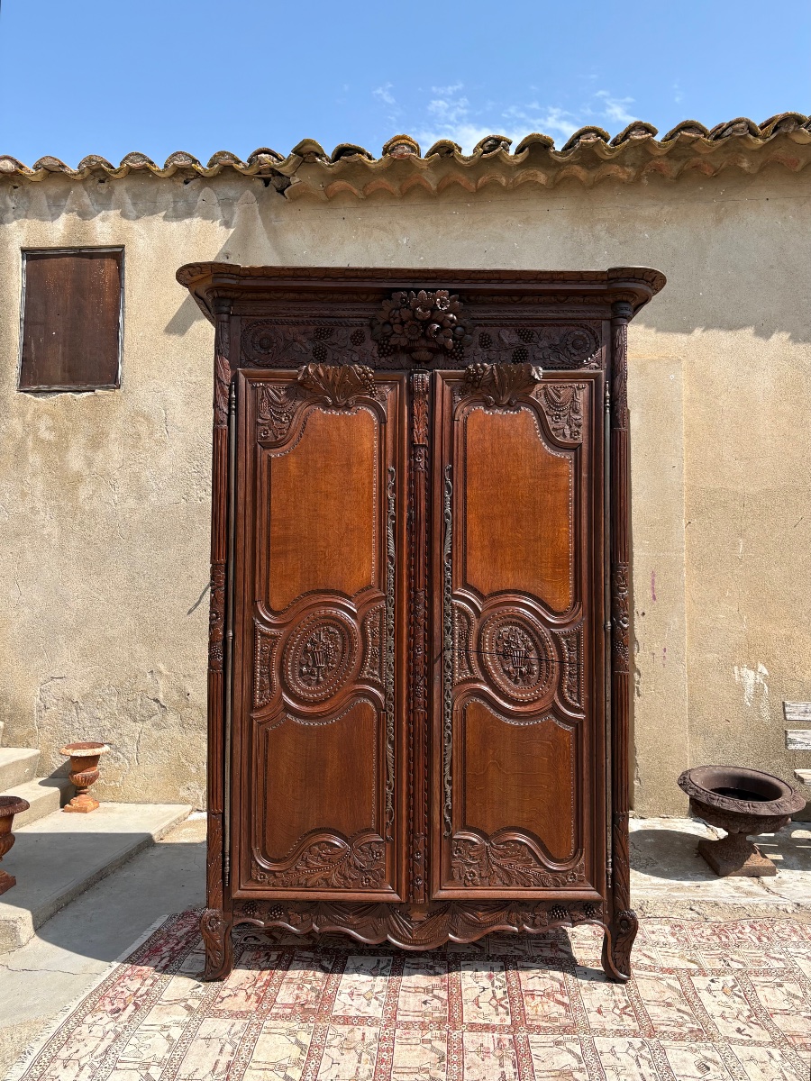 Armoire de mariage,Louis XV  normande de la région de Bayeux, en chêne d’époque XVIIIe siècle