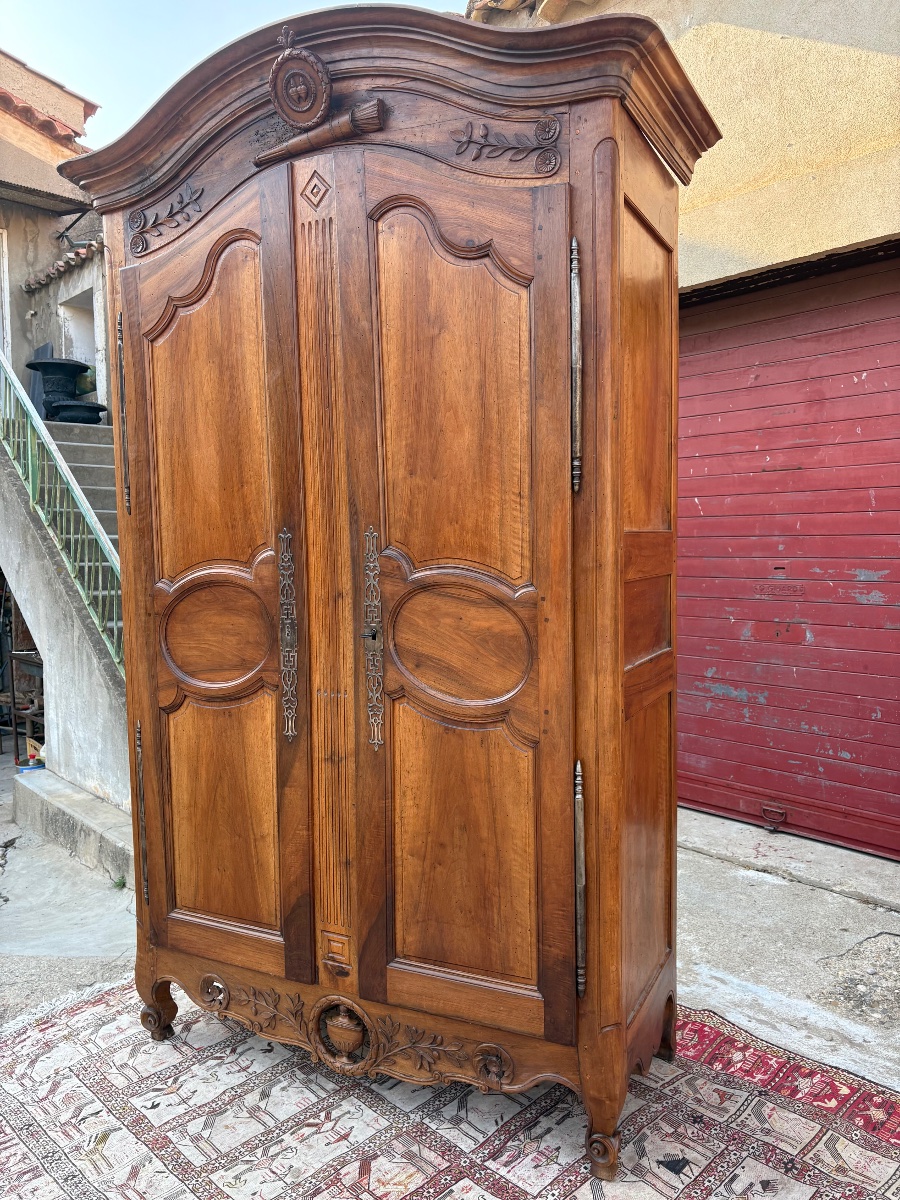 18th-century Arles-style Louis XV Provençal Cabinet-photo-1