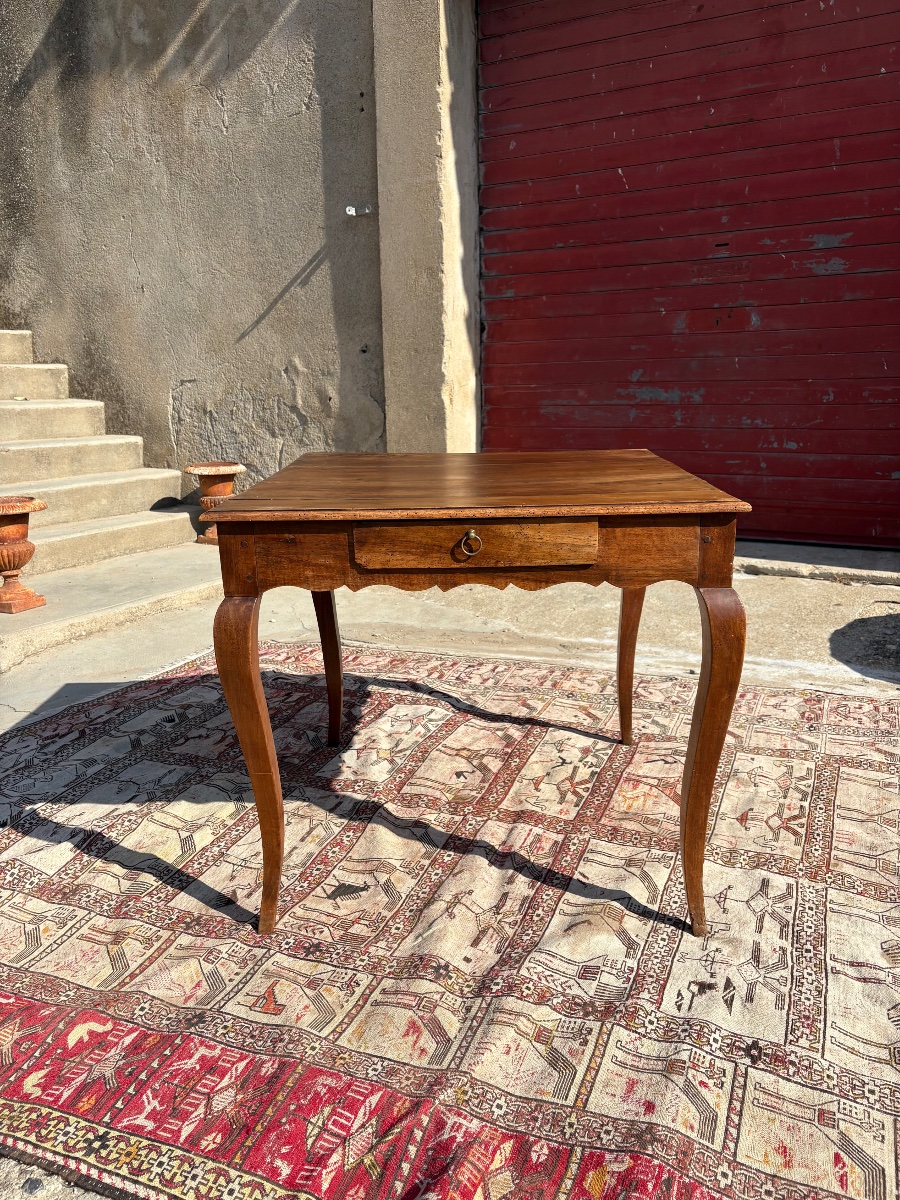 Petite table de milieu Louis XV, en noyer d’époque XVIIIe siècle-photo-5