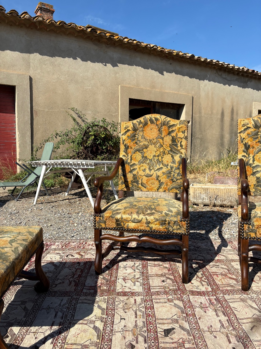 Paire de fauteuils Louis XIII en noyer avec les repos pieds circa, 1900-photo-1