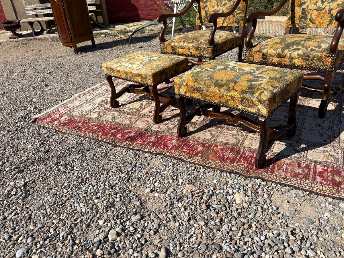 Paire de fauteuils Louis XIII en noyer avec les repos pieds circa, 1900-photo-7