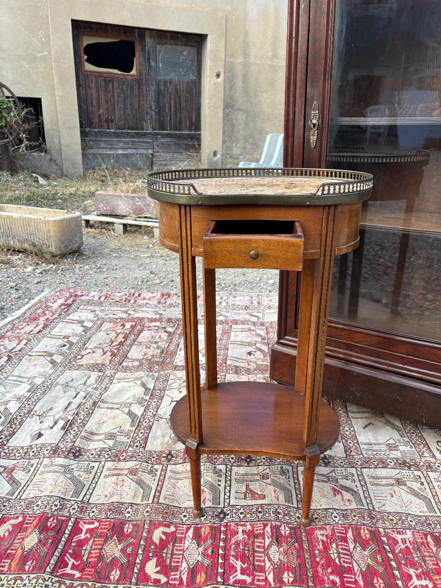 Petit guéridon ovale de style louis XVI en acajou d’époque fin XIXe siècle.-photo-2