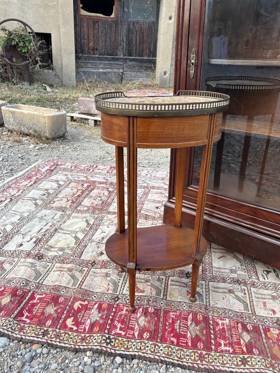 Petit guéridon ovale de style louis XVI en acajou d’époque fin XIXe siècle.-photo-3