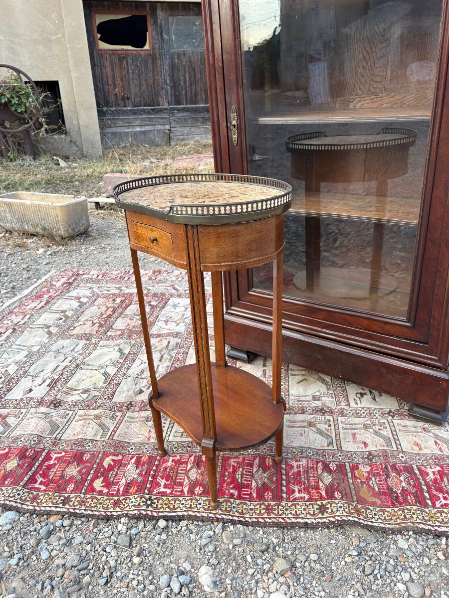 Petit guéridon ovale de style louis XVI en acajou d’époque fin XIXe siècle.-photo-1