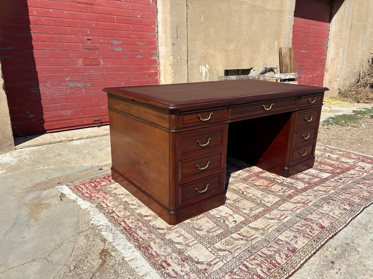 Antique Mahogany Desk With Drawers, Restored In The 19th Century-photo-4