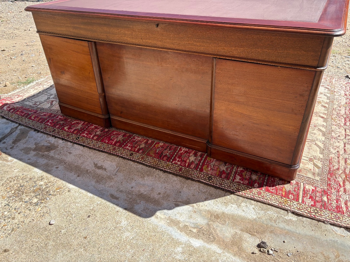 Antique Mahogany Desk With Drawers, Restored In The 19th Century-photo-5