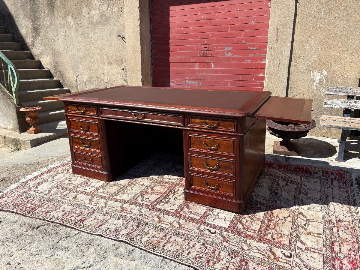 Antique Mahogany Desk With Drawers, Restored In The 19th Century-photo-7
