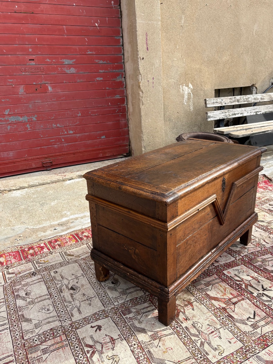 Louis XIII Chest, Made Of Walnut, Dating From The 17th Century-photo-4