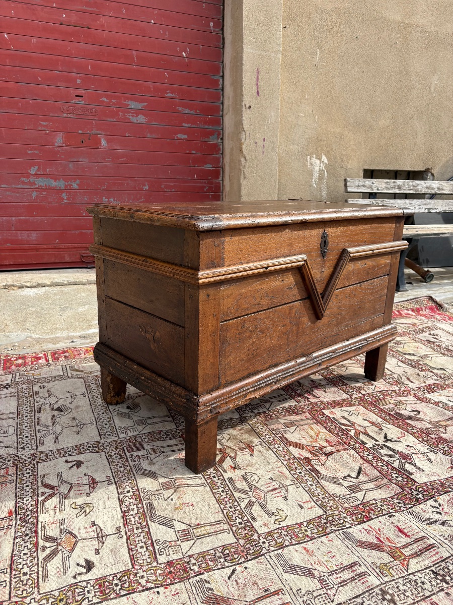 Louis XIII Chest, Made Of Walnut, Dating From The 17th Century-photo-2