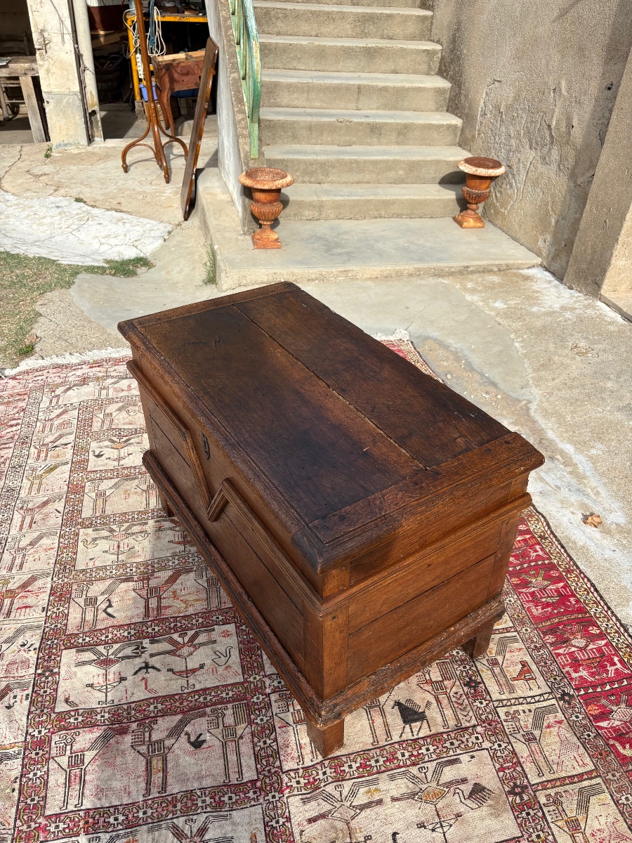Louis XIII Chest, Made Of Walnut, Dating From The 17th Century-photo-3