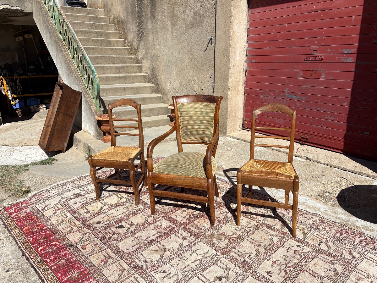 Armchair And Pair Of Chairs, Restored In 19th-century Walnut-photo-2