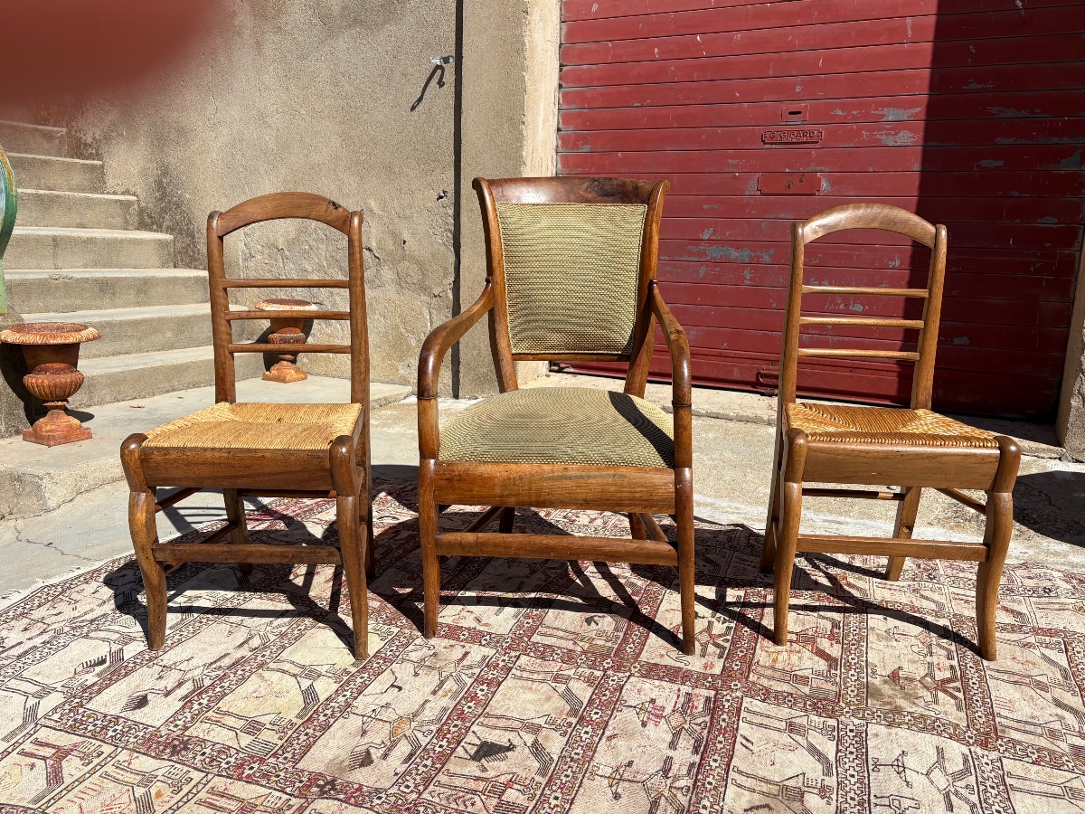 Armchair And Pair Of Chairs, Restored In 19th-century Walnut