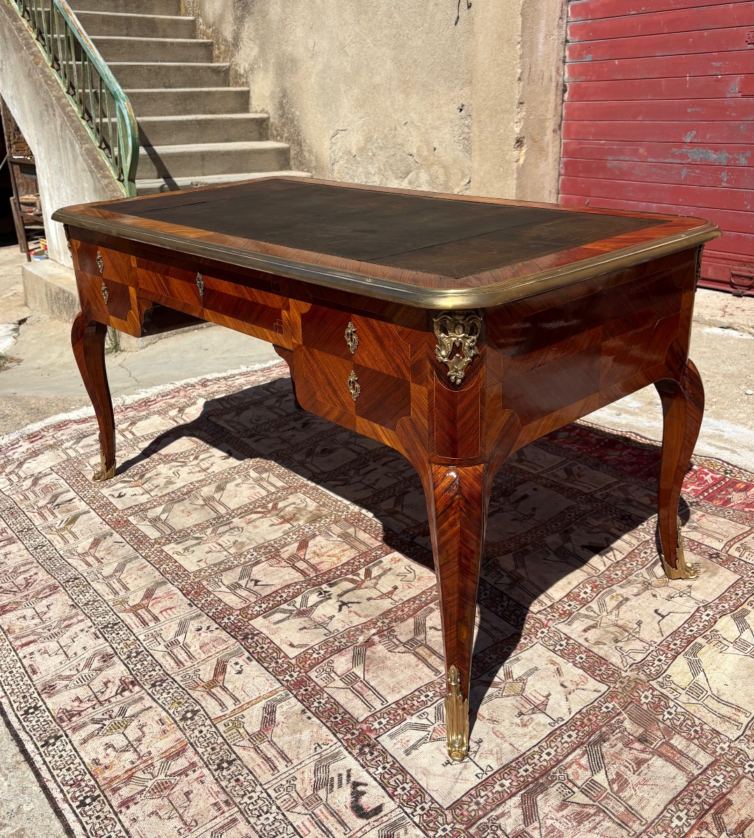 Bureau plat double face Louis XV, en marqueterie et bronze d’époque XIXe siècle-photo-2