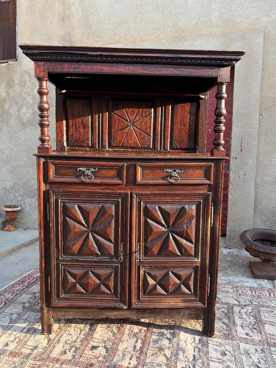 Louis XIII Sideboard In Walnut, 17th-century-photo-4