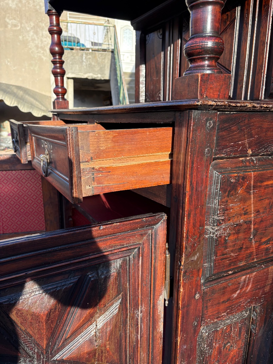 Louis XIII Sideboard In Walnut, 17th-century-photo-1