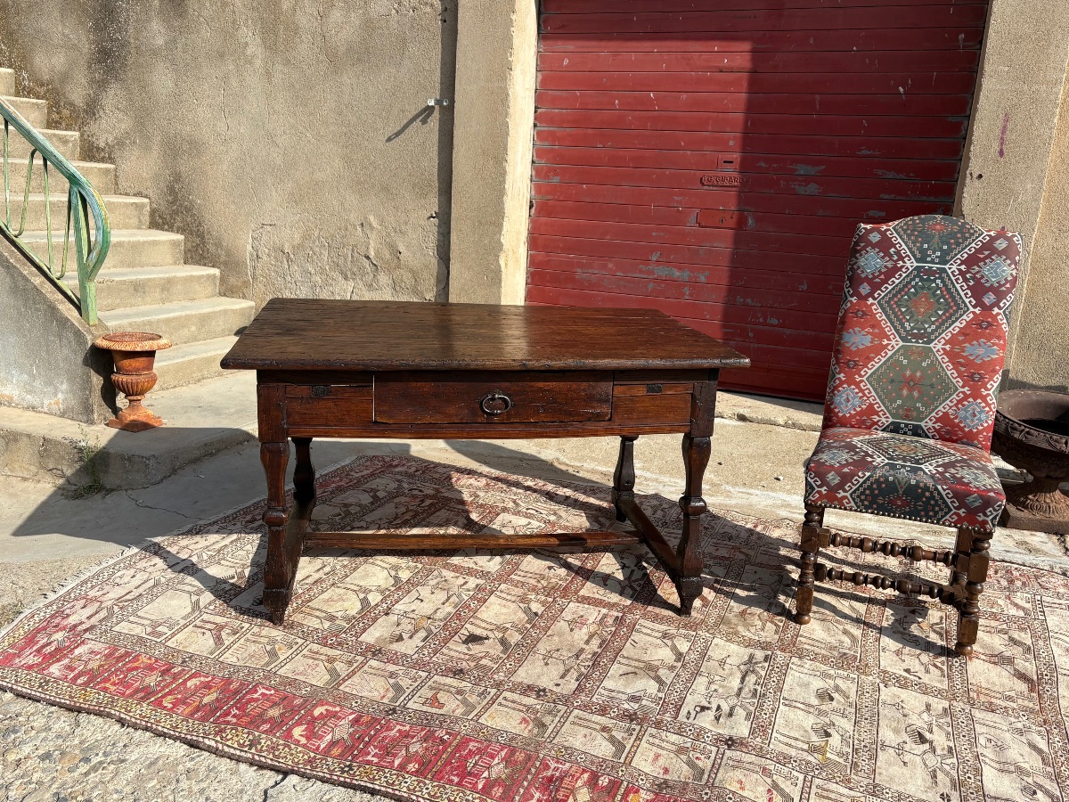 Table, de ferme ou Table, de milieu Louis XIV en noyer d’époque XVIIIe siècle