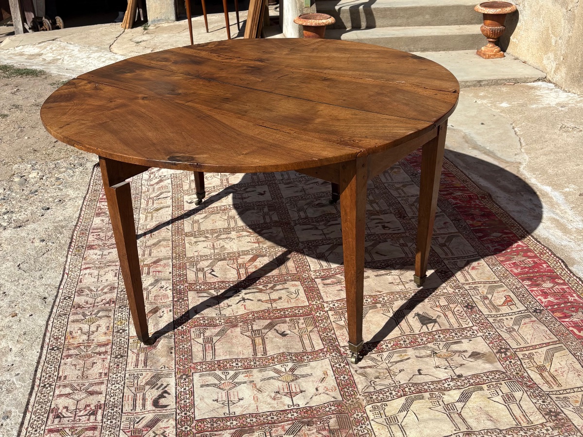 18th-century Louis XVI-style 6-foot Walnut Table-photo-2